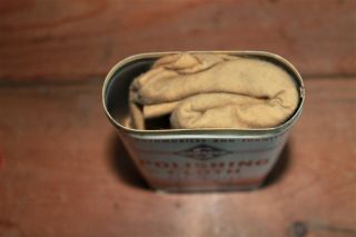 VINTAGE SKELLY OIL WAX TREATED POLISHING CLOTH IN TIN CONTAINER (RARE) 8