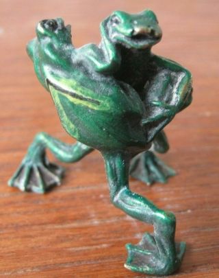 Novelty Cold Painted Miniature Vienna Bronze Of Wrestling Anthropomorphic Frogs
