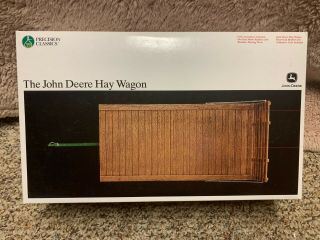 John Deere Precision Classics 19 - The John Deere Hay Wagon -