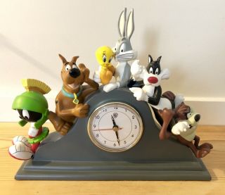 Looney Tunes Mantel Mantle Clock Bugs Bunny Taz Yosemite Sam Tweety Sylvester