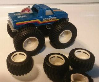 1991 Vintage Hot Wheels BIG FOOT Ford Pickup Truck with large and small wheels 4