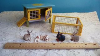 Schleich Rabbit Hutch Set With Extra Bunnies And Pen
