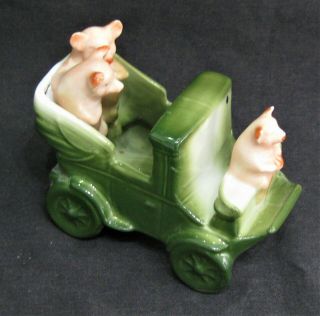 VERY SWEET AND CUTE VINTAGE GERMAN PORCELAIN NOVELTY FAIRING OF PIGS IN A TAXI 2