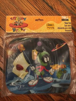 1997 Warner Bros.  Looney Tunes Six Flags Marvin Martian Never Opened.  Collectable