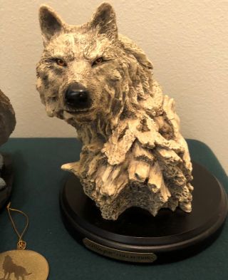 Wellington Wolf Head Figurine - " Cabin Or Home Decor "