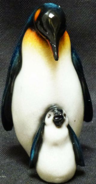 Caring Penguin With Cub Statue Figurine H6 "