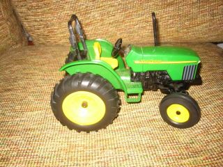 John Deere Ertl Toy Farm Tractor Die Cast 1:16 Scale 8 " - 5732