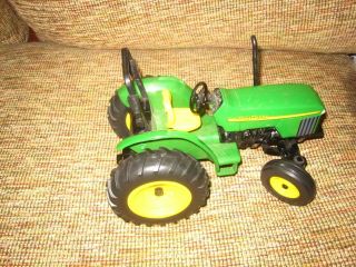 John Deere ERTL Toy Farm Tractor Die Cast 1:16 Scale 8 