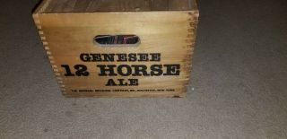 Vintage GENESEE 12 Horse Ale Dovetail Box with Top Lid. 3