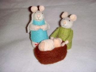 Pin Felt Needle Felt Nativity Mice Joseph Mary Baby Jesus Mouse Collectible Gift