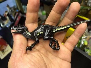Japan Jurassic World 2 Indoraptor Dinosaur Pvc Mini Figure Figurine