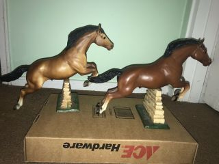 Breyer Vintage Bay Jumping Horses With Walls 2