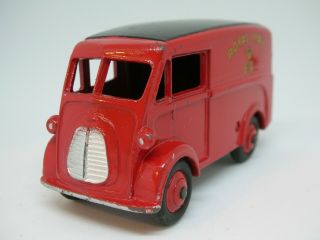 Dinky Toys 260 – Royal Mail Van (very)