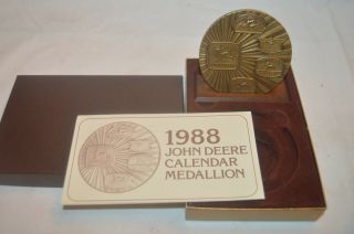 John Deere Tractor 1988 Calendar Medallion
