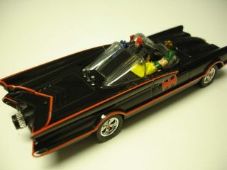 Hotwheels Batman model BATMOBILE BATMAN AND ROBIN FIGURES 1/43 scale u paint 3