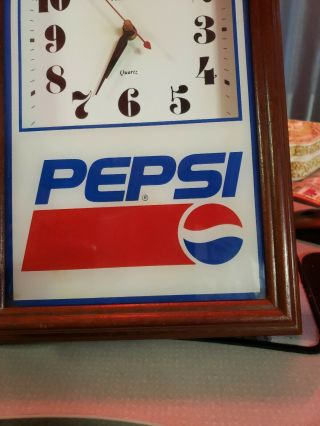 Vintage Pepsi Hanover Quartz Battery Operated Clock Wooden Frame. 4