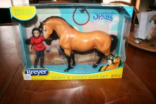 Nib Breyer Classics Horse Spirit And Lucky Play Gift Set W/ Bracelet