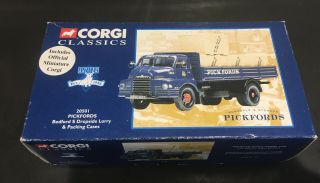 Corgi Classics 20501 Pickfords Bedford S Dropside Lorry & Packing Cases
