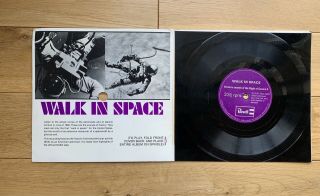 Rare Revell 33 1/3 RPM Record Album - Voices Of The Astronauts,  Walk In Space 2