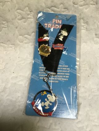 Camp Snoopy Peanuts Mall Of America United Feature Pin Lanyard And 4 Pins Nip