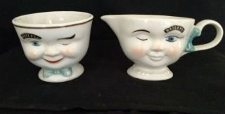 1996 Bailey ' s Irish Cream Set Winking Cups YUM with Coffee Creamer & Sugar Bowl 3