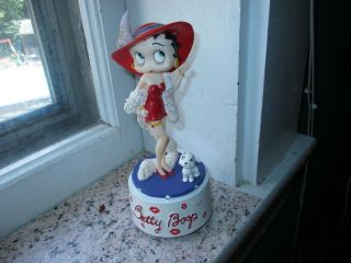 Betty Boop And Pudgy Music Box,  Plays " Putting On The Ritz ",  Look