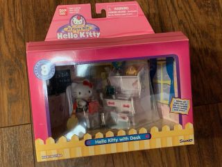 Nib Bandai At Home With Hello Kitty Set: Hello Kitty With Desk