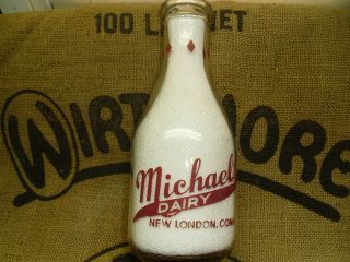 1952 Trpq Michaels Dairy Milk Bottle London,  Conn.  Low.