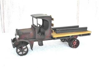 Ertl / Antiqued Kenworth Flatbed Delivery Truck / Converted To The Rails
