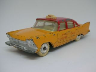 Dinky Toys - 265 Plymouth Plaza Taxi