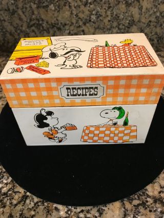 Vintage Peanuts Snoopy Charlie Brown Tin Recipe Box By Hallmark Made In Usa - 1965