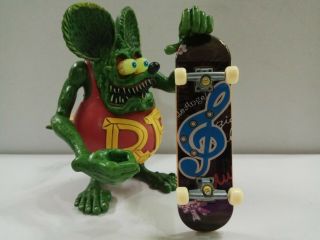 4 " White Rat Fink Big " Daddy " Ed Roth With Skateboard 65 Action Figure No Box