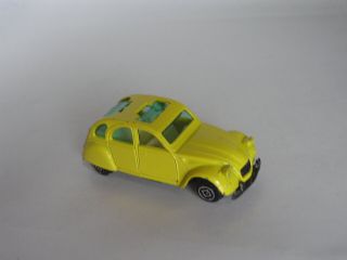 Rare Guisval Citroen 2 Cv In Yellow / Vgc - Exc.  But Missing Roof Cover / Loose