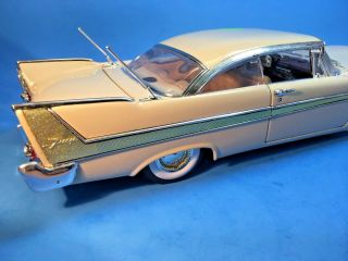 Flashy Die Cast Vintage 1957 Plymouth Fury,  1/18,  Cream & Gold,  My 8