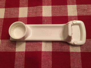 Pampered Chef Easy Opener 2590 Bottle And Can White Magnetic Retired
