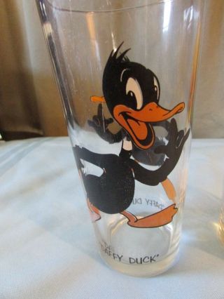 Daffy Duck and Speedy Gonzales Character Glasses - Pepsi Collector Series 1973 3