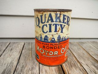 Vintage 1 Quart Quaker City Bonded Motor Oil Can Metal Great Graphics Nr