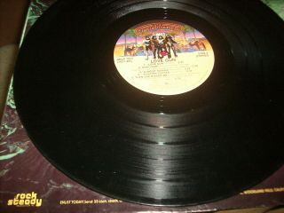 KISS - LOVE GUN VINYL LP 1977 with cardboard gun & shrink wrap 4