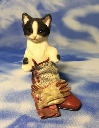 4 " Country Artists Kitten Tales " Kitten In Shoe " Gloves Boot Figurine 02229 Guc