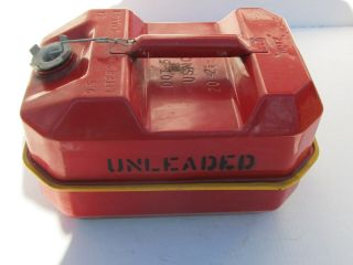 Vintage Blitz Usmc 2.  5 Gallon / 9.  5 Liters Red Metal Gas Can Dot - 5 L 20 - 2 1/2 - 87