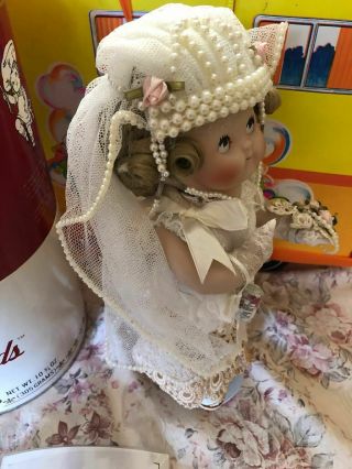 1995 Campbell ' s Soup Kids Porcelain Doll Victorian Bride with 4
