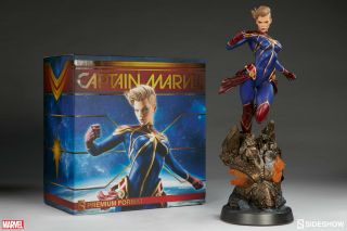 Sideshow Exclusive Captain Marvel 1/4 scale statue 36/1500 Premium Format 6