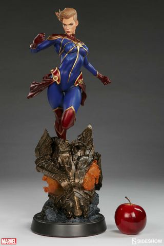 Sideshow Exclusive Captain Marvel 1/4 scale statue 36/1500 Premium Format 7