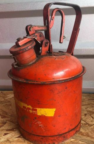 Vintage Eagle Safety Gas Can Number D204762 Capacity 1 U.  S.  Gallon Usa Red