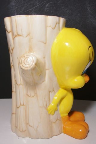 Warner Brothers Tweety Bird Ceramic Vase Hiding Behind Tree 7 Inch 1998 2