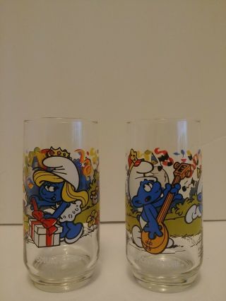 2 Vintage 1983 Collectible Smurf Glasses Harmony Smurfette Hardees Peyo
