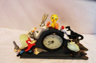 Vtg Warner Brothers Looney Tunes 1994 Mantel Clock Taz Tweety Bugs