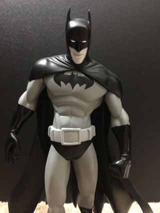 Batman Black And White Statue Gotham Knight Special Limited Edition Dc Direct