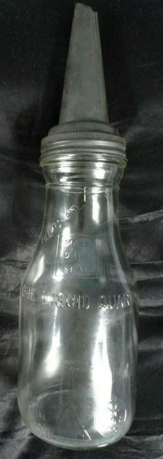 Vintage The Master Mfg Duraglas Motor Oil Qt.  Glass Bottle Jar Metal Spout
