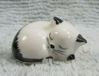 Szeiler Pottery England Hand Painted Porcelain Sleeping Black White Cat S/h